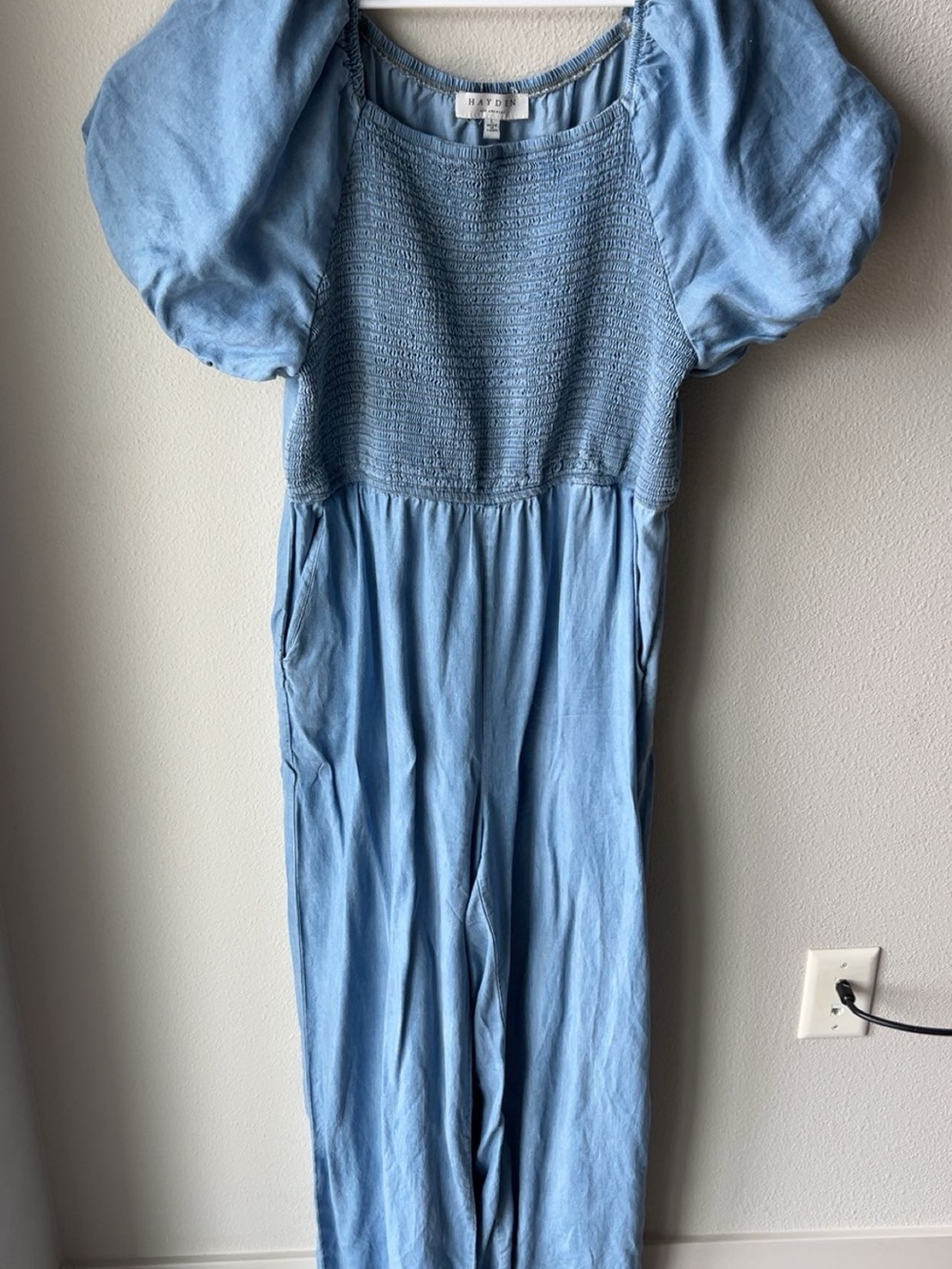 Hayden Los Angeles Light Blue Smocked Puff Sleeve Jumpsuit. Women’s Size Large - Picture 2 of 4
